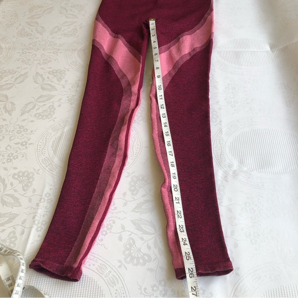 Fabletics Women’s Size S Maroon/Pink Compression Leggings Yoga Pants Stretchy - Picture 8 of 16